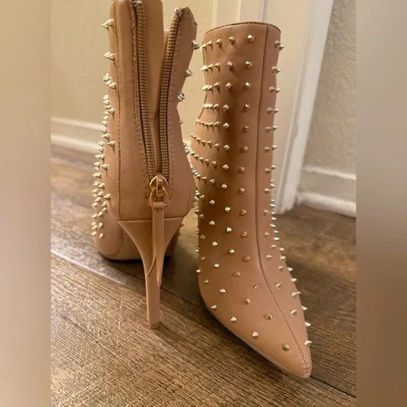 Gold Studded Stiletto Ankle Boots, Tan Nude, Size 8.5 NWOT - Picture 3 of 7